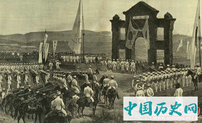 牙山海战胜利后的日军，通过汉城凯旋门