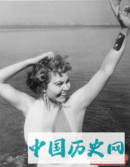 不作死,不会死：50年代嘎纳电影节裸露上身的明星丑闻