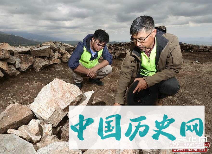 新疆温泉县发现青铜时代大型聚落遗址