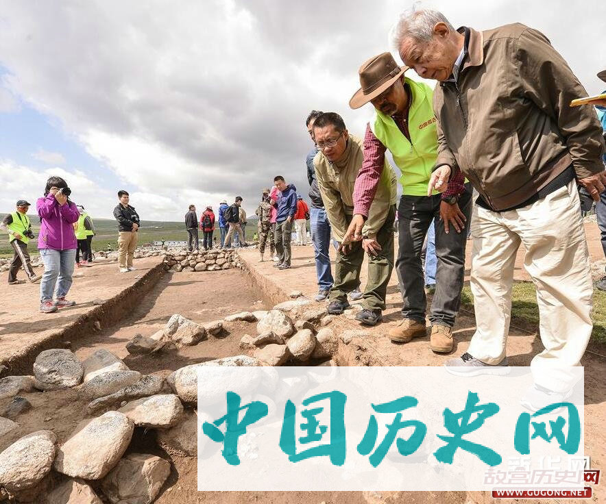 新疆温泉县发现青铜时代大型聚落遗址